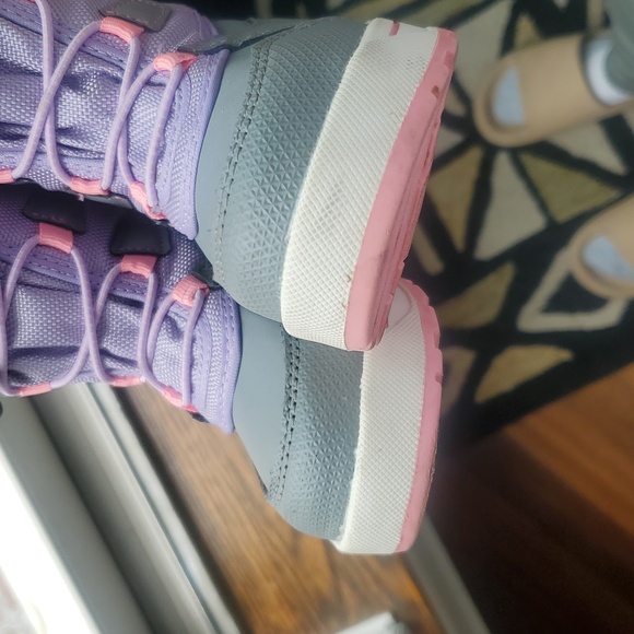 Girl Toddler Size 7 Snow Boots - Picture 6 of 9